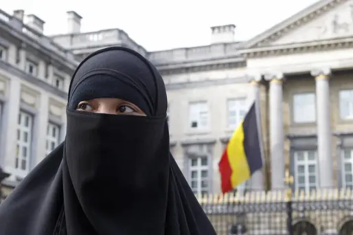 Une femme voilée devant le Parlement belge (illustration)