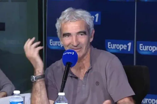 Raymond Domenech ne voit pas un joueur français être titulaire avec l'équipe d'Allemagne.