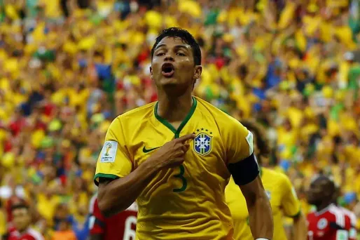 Thiago Silva heureux après son but.