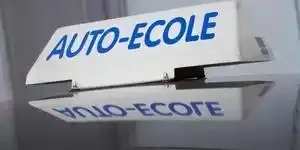 Premier site à avoir obtenu, discrètement, l'agrément de la préfecture au cœur de l'été, "Auto-ecole.net" a commencé son activité il y a une dizaine de jours en région parisienne.