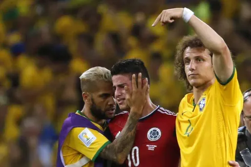 VIDÉO - David Luiz console James Rodriguez