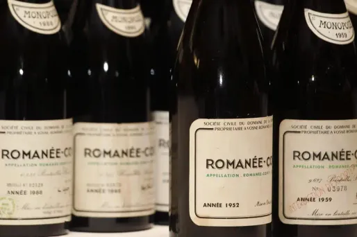 "C'est inestimable", explique l'exploitant à propos des bouteilles volées, dont "certaines dataient des années 1960".