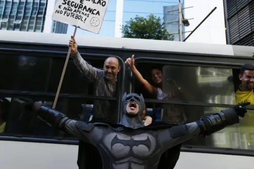 "Chibatman" et le Dark Vador ukrainien vont-ils sauver le monde ?