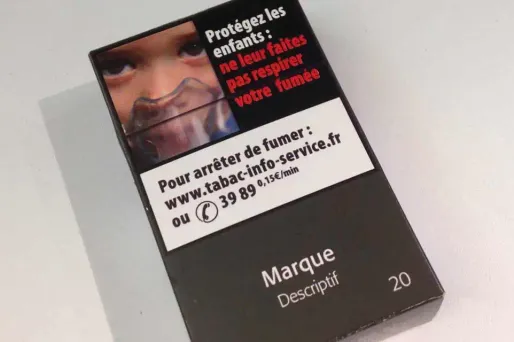 Le paquet de cigarettes sans logo débarque en France