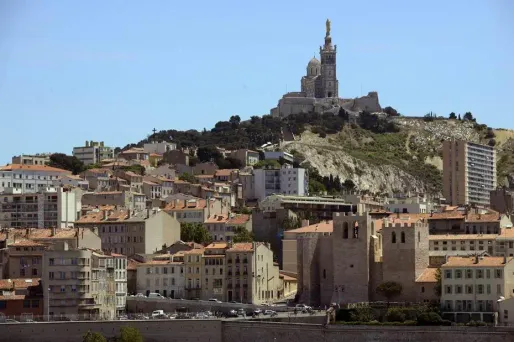 À Marseille, de "trop nombreuses zones peu recommandables" font régner une "atmosphère menaçante".