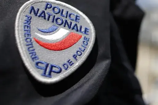 Après deux suicides, les policiers du 95 doivent déposer leurs armes