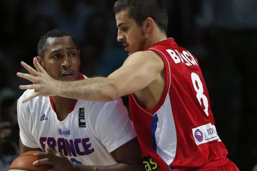 Basket : les Bleus échouent face à la Serbie