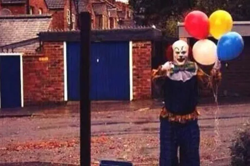 Une des photos relayée sur Twitter comme étant celle du clown de Douai et vraisemblablement tirée du film "Ça".