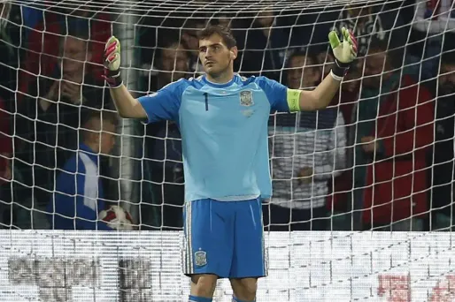 Foot : l'Espagne et Casillas au tapis