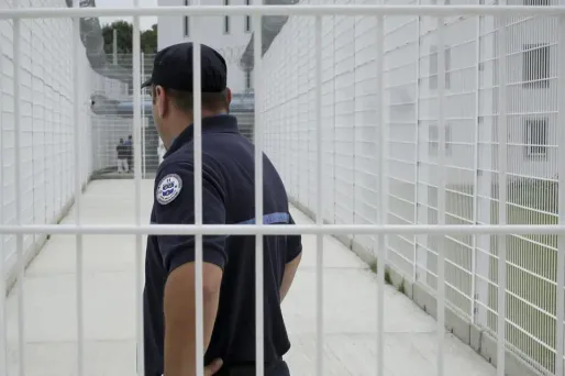 Nice : le gardien de prison "facilitait" le trafic de drogue