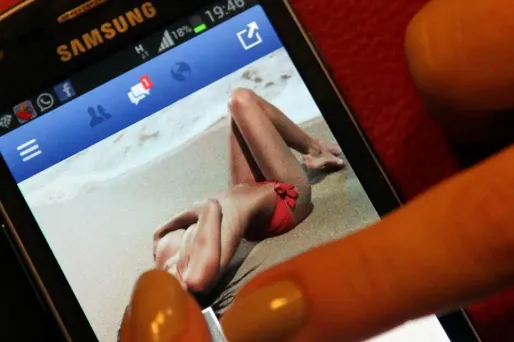 Un tiers des moins de 35 ans ont déjà échangé par internet des messages écrits à caractère sexuel avec leur partenaire.