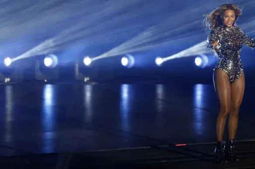 VIDÉO - Beyoncé prise en flagrant délit de playback