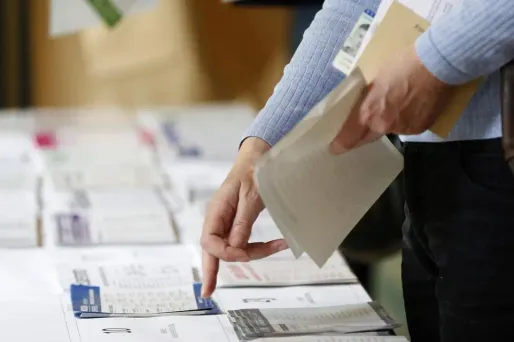 Départementales : ça s'annonce (très) mal pour le PS