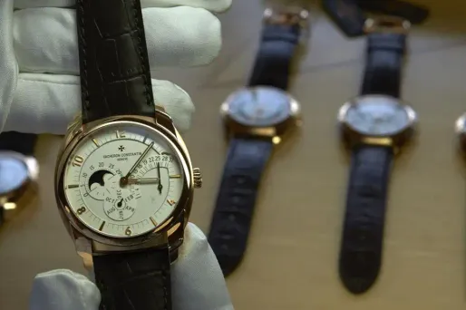 À l'occasion du Salon des belles montres, qui se tient à Paris du 21 au 23 novembre, Europe1 vous initie à se placement d'un genre particulier.