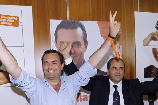 Naples : condamné, le maire-justicier refuse de démissionner