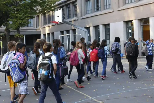 Aujourd'hui, ils sont encore 1.419 élèves à ne pas avoir de place en collège ou en lycée.