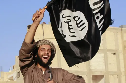 Un combattant de l'Etat islamique à Raqqa, en Syrie