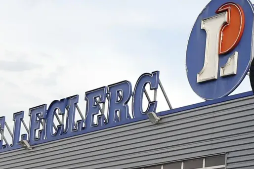 Les plaignantes, onze femmes âgées de 18 à 47 ans et chômeuses de longue durée, ont participé avec 80 autres personnes à une "préparation opérationnelle à l'embauche" (POE) entre décembre 2013 et février 2014, lors de l'aménagement d'un supermarché Leclerc à Fleury-Mérogis (Essonne).