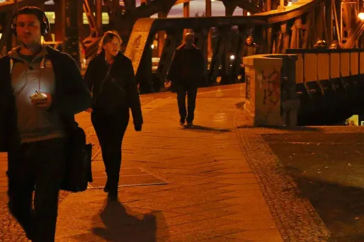 Heure d'hiver : piétons, gare à vous en traversant la rue