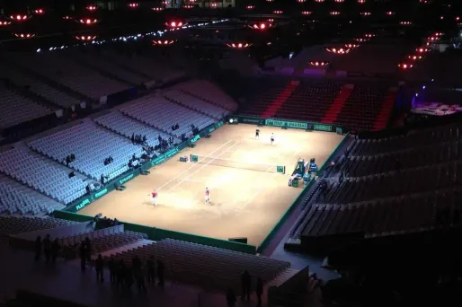 Le stade Pierre-Mauroy en tenue de gala pour la Coupe Davis