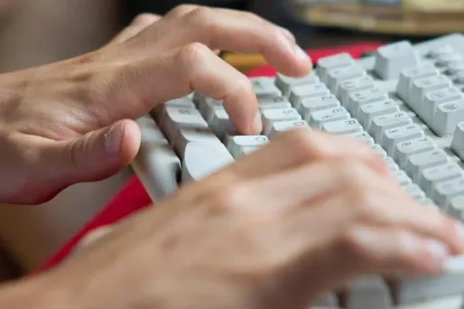 Les Français adeptes de "l'ego-surfing"