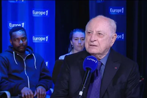 Pierre Bergé : "Il faut revenir sur les 35h et je pense que c'est la position d'Emmanuel Macron"