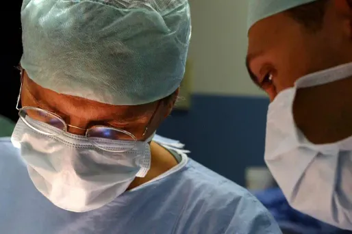 Première en France pour une opération in utero