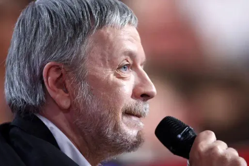 Renaud donne de la voix contre Ebola