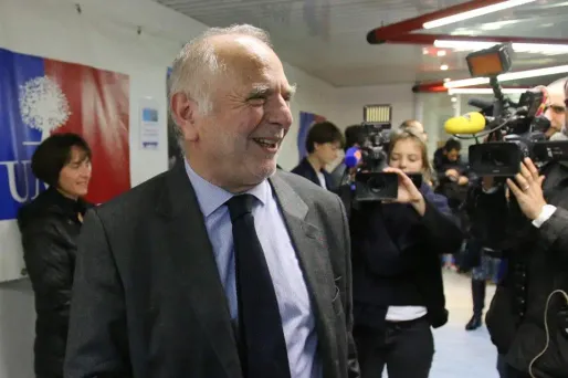 Aube : l'UMP remporte la législative partielle devant le FN