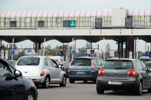 Autoroutes : le gouvernement va surveiller le dossier de près
