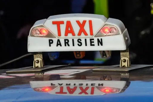 En colère contre Uber, les taxis appellent à bloquer Paris