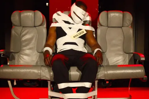 Exhibit B : la polémique sera tranchée par la justice