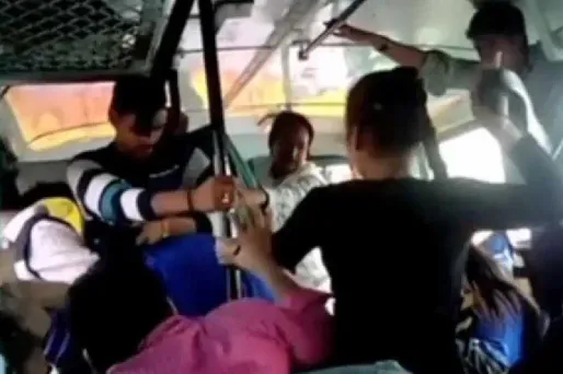 Inde : récompensées pour s'être battues contre leurs agresseurs