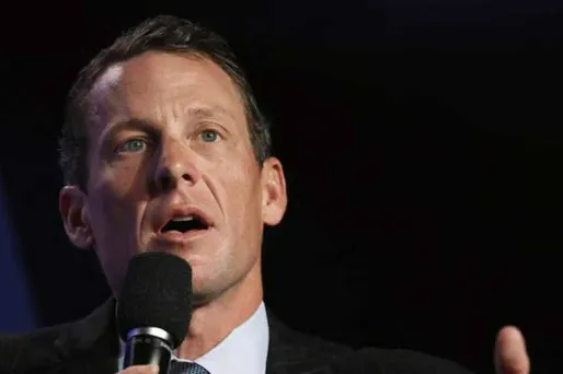 Lance Armstrong espère sortir de son "long tunnel"