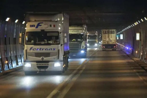 Les routiers menacent de bloquer les routes à Noël