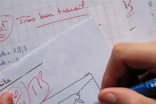 Notes à l'école : et si on copiait sur nos voisins ?