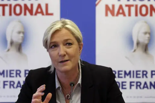 Prêt russe au FN : Le Pen s'en prend aux banques françaises
