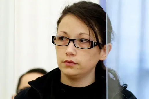 La mère de Typhaine, jugée pour homicide volontaire, a commencé à s'expliquer mardi.