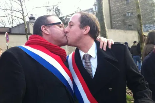 Mariage gay : le baiser des députés PS