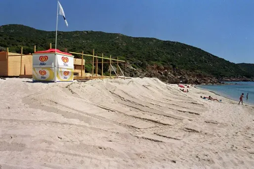 Bientôt la fin des paillotes corses ?