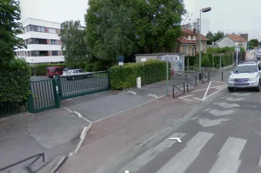 C'est dans le parking souterrain de cette résidence privée que s'est produit le drame.