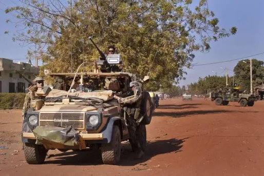 Des troupes françaises.