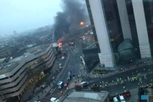 Un hélicoptère s'écrase à Londres