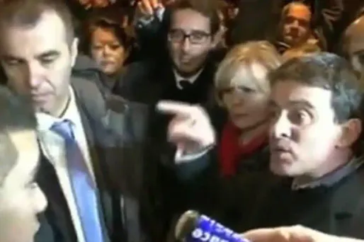 "On est dans la merdre, venez nous aider", a alncé un jeune à Manuel Valls.