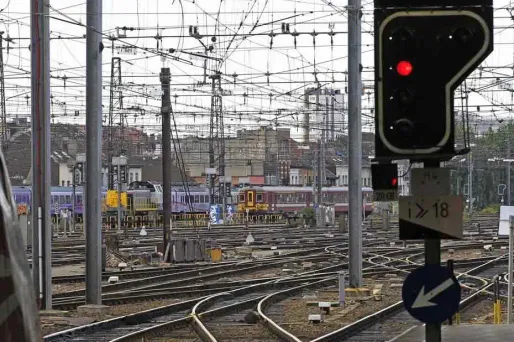 Deux jeunes percutés par un train, un mort