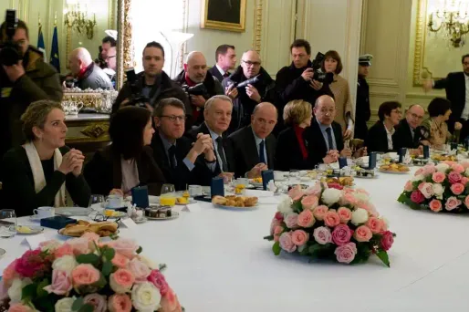 Gouvernement : un petit dej’ et ça repart