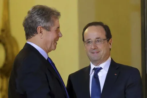 François Hollande sera, par sa volonté propre, le premier ex-président à ne pas pouvoir siéger au Conseil Consitutionnel.