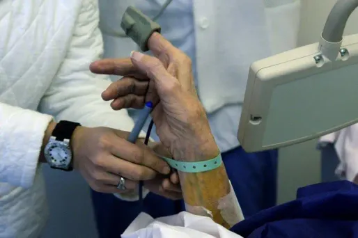 Les médecins font un pas vers l'euthanasie