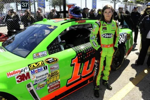 Nascar : Danica Patrick, première !