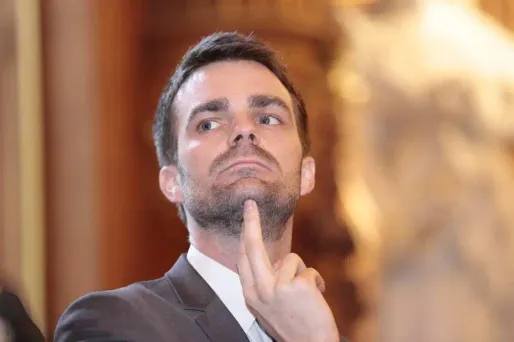 Politique : Julliard n°1 des "mecs à adopter"